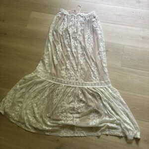 ALTER’D STATE elegant White Lace Skirt